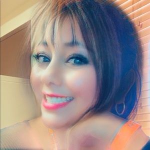 Meet your Posher, Mirna